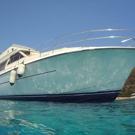 Blue II Yacht Hotel อาร์บาตักซ์ ภายนอก รูปภาพ