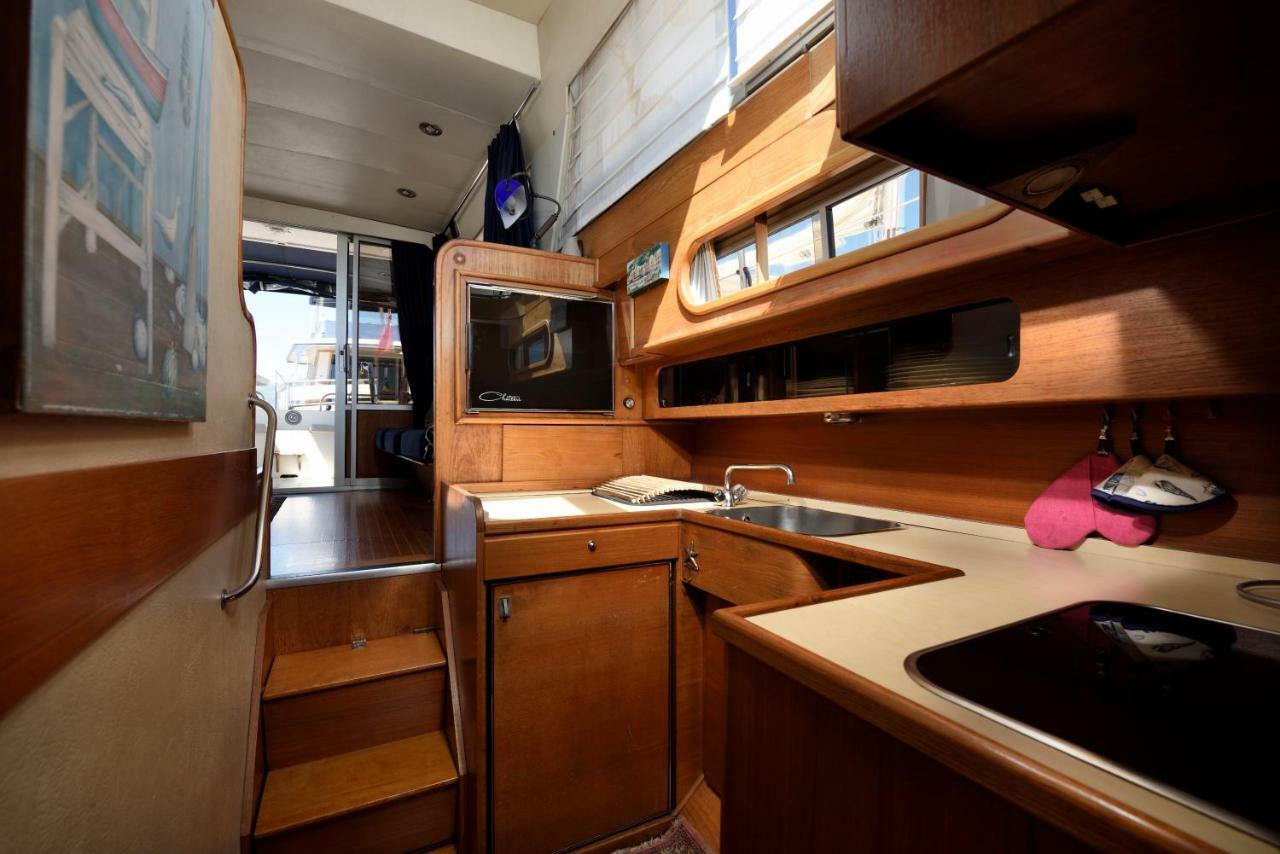 Blue II Yacht Hotel อาร์บาตักซ์ ภายนอก รูปภาพ