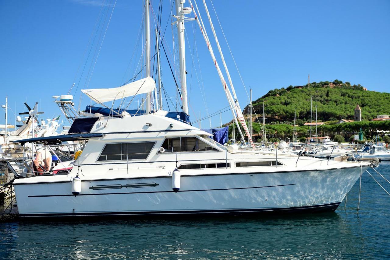 Blue II Yacht Hotel อาร์บาตักซ์ ภายนอก รูปภาพ